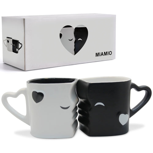 MIAMIO - Kaffeetassen Küssende Tassen Set Geschenk / WeihnachtenMugsYellow PrometheusKissing Mugs16.71Kissing MugsMugsMIAMIO - Kaffeetassen Küssende Tassen Set Geschenk / WeihnachtenMIAMIO - Kaffeetassen Küssende Tassen Set Geschenk / Weihnachten - Premium Mugs from Yellow Prometheus - Just CHF 16.71! Shop now at Maria Bitonti Home Decor