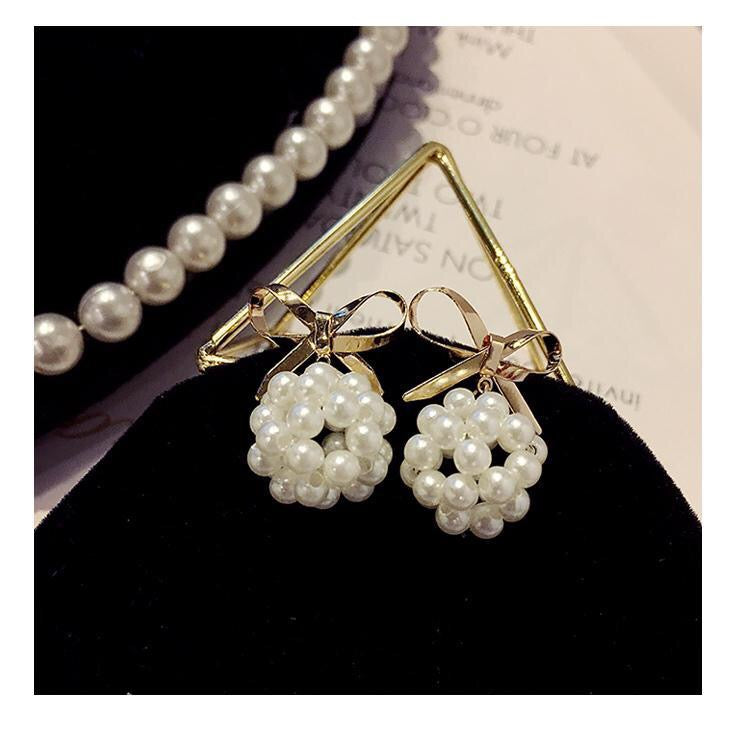 Bowknot with Pearl Hydrangea EarringJewelry & WatchesBlush BellaOct 202110.49Oct 2021Jewelry & WatchesBowknot with Pearl Hydrangea EarringBowknot with Pearl Hydrangea Earring - Premium Jewelry & Watches from Blush Bella - Just CHF 10.49! Shop now at Maria Bitonti Home Decor