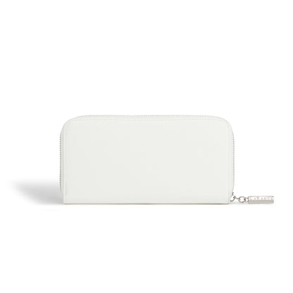 Robin White Vegan WalletBags & WalletsJade Azolla20, SALE37.4420, SALEBags & WalletsRobin White Vegan WalletRobin White Vegan Wallet - Premium Bags & Wallets from Jade Azolla - Just CHF 37.44! Shop now at Maria Bitonti Home Decor