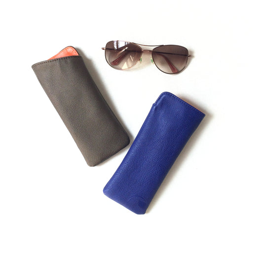 Hoyt Sunglasses CaseAccessoriesPurple Meleagercase, sunglasses, vegan21.99case, sunglasses, veganAccessoriesHoyt Sunglasses CaseHoyt Sunglasses Case - Premium Accessories from Purple Meleager - Just CHF 21.99! Shop now at Maria Bitonti Home Decor